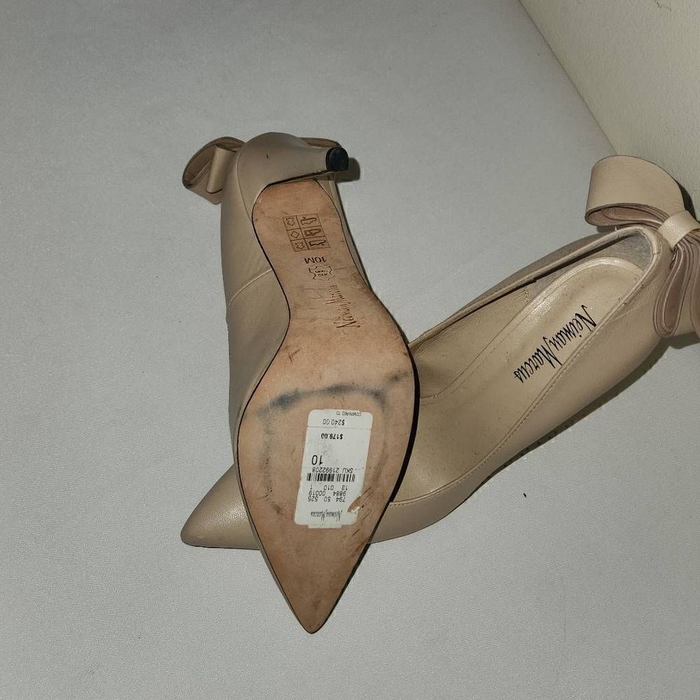 Neiman Marcus Nude Point Toe Pump, Sz. 10 NWOT - Picture 6 of 6